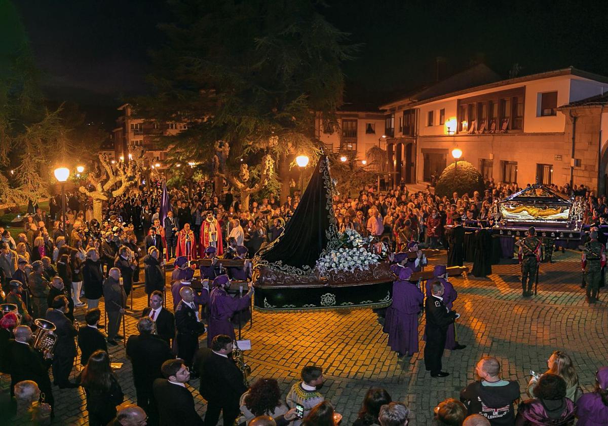 Procesión del Santo Entierro, Viernes Santo. Miguel Civantos