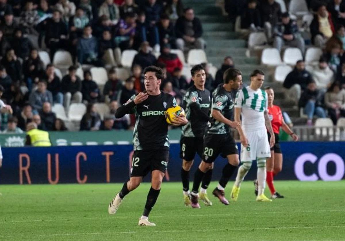 Dotor, en el partido del Sporting ante el Córdoba.