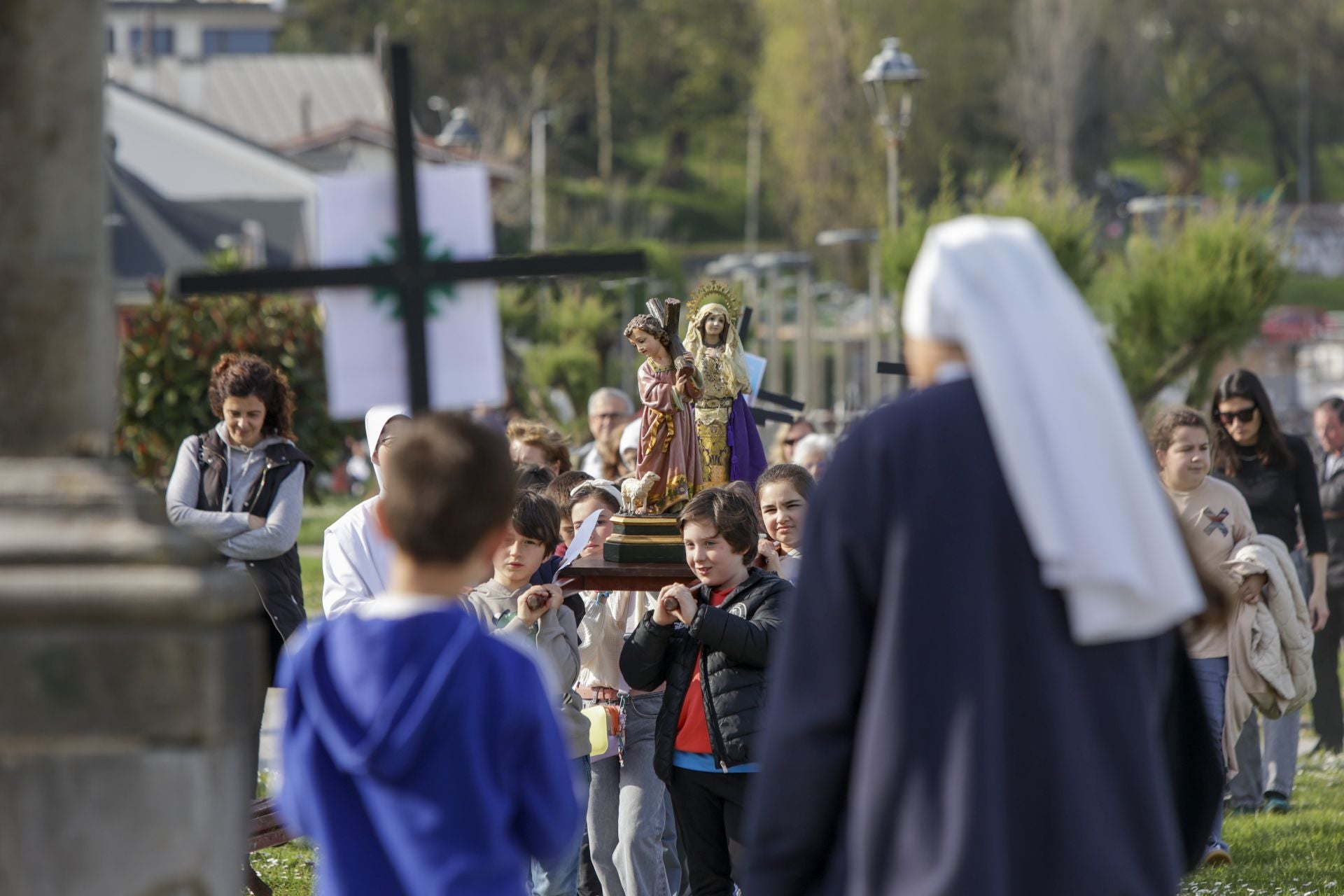 Vía Crucis infantil para abrir la Semana Santa en Luanco