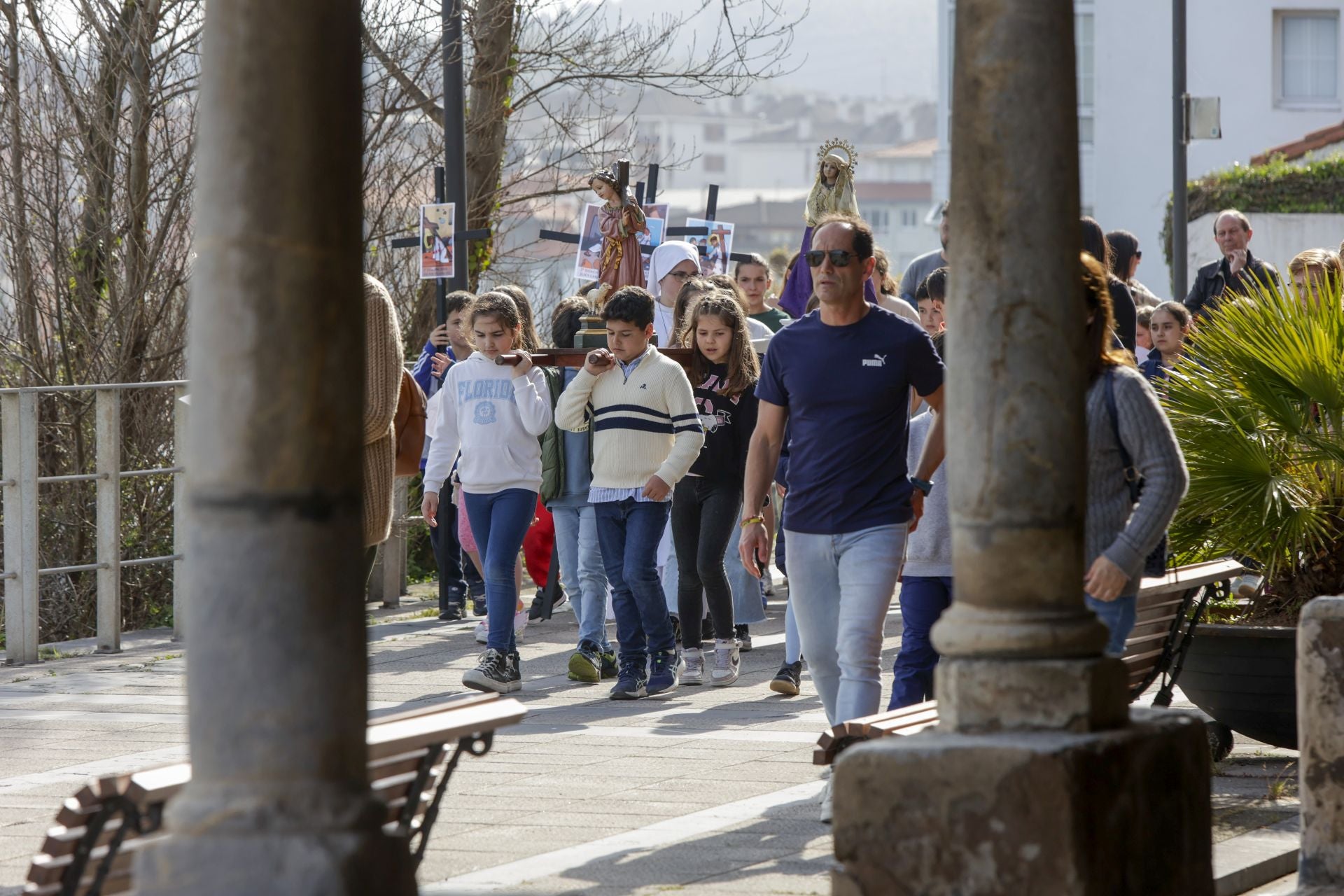 Vía Crucis infantil para abrir la Semana Santa en Luanco
