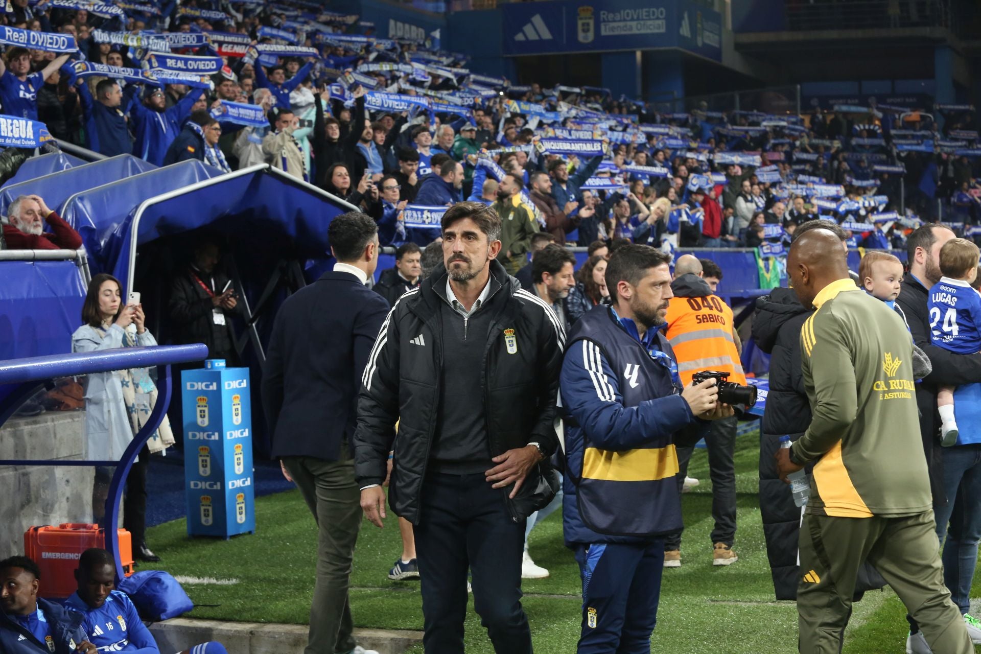 ¿Estuviste en el Real Oviedo-Racing de Ferrol? ¡Búscate en las fotos!