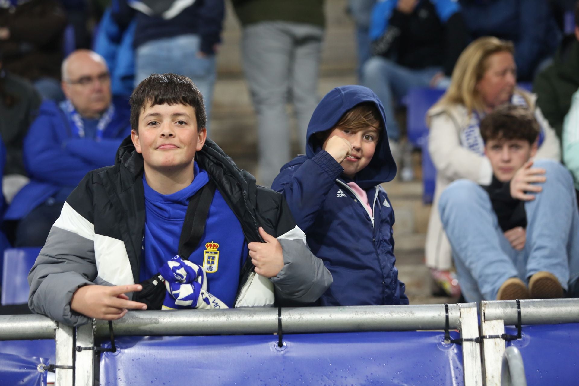 ¿Estuviste en el Real Oviedo-Racing de Ferrol? ¡Búscate en las fotos!