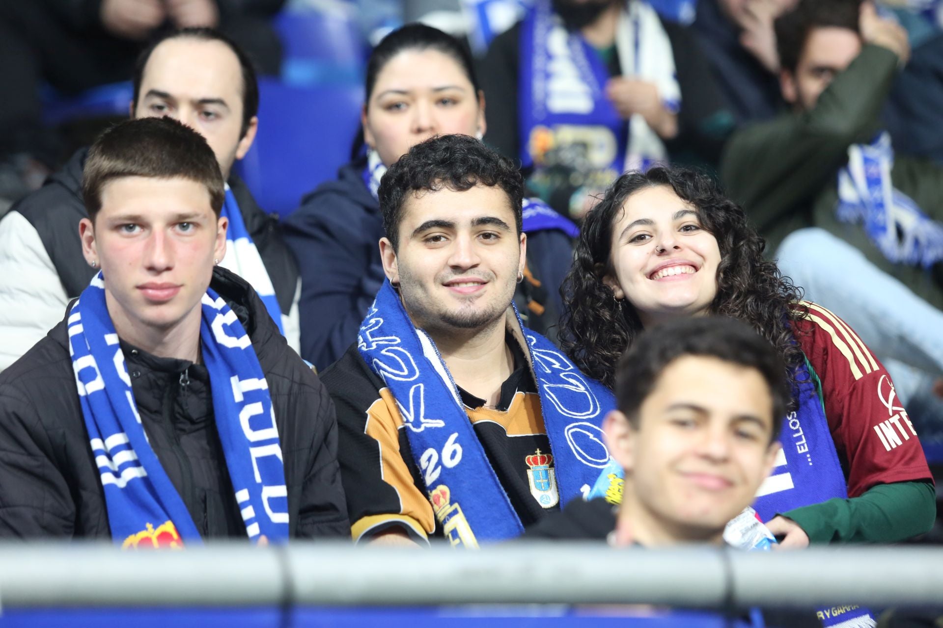 ¿Estuviste en el Real Oviedo-Racing de Ferrol? ¡Búscate en las fotos!