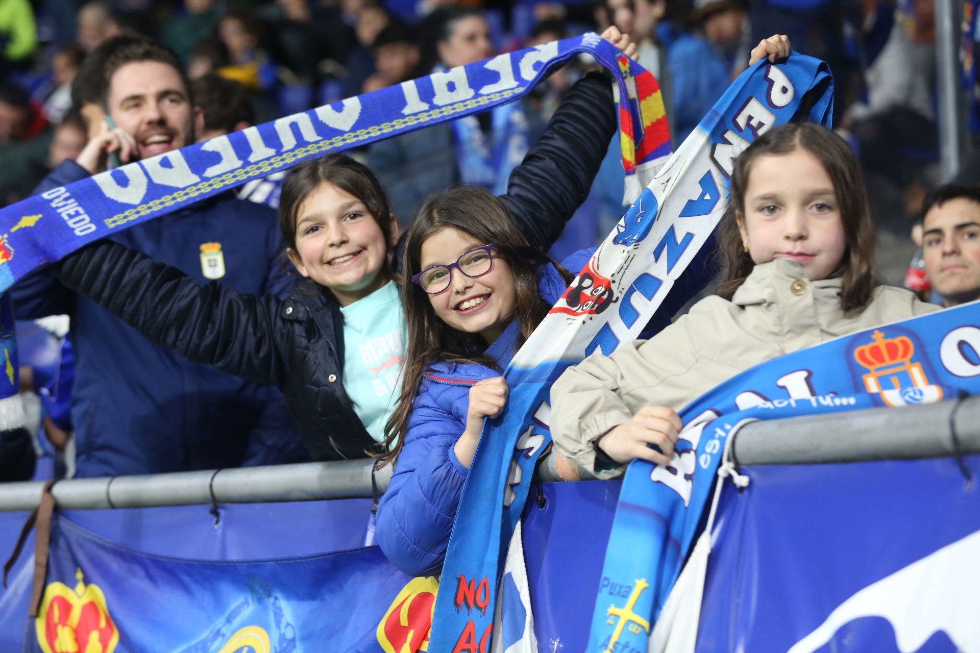 ¿Estuviste en el Real Oviedo-Racing de Ferrol? ¡Búscate en las fotos!