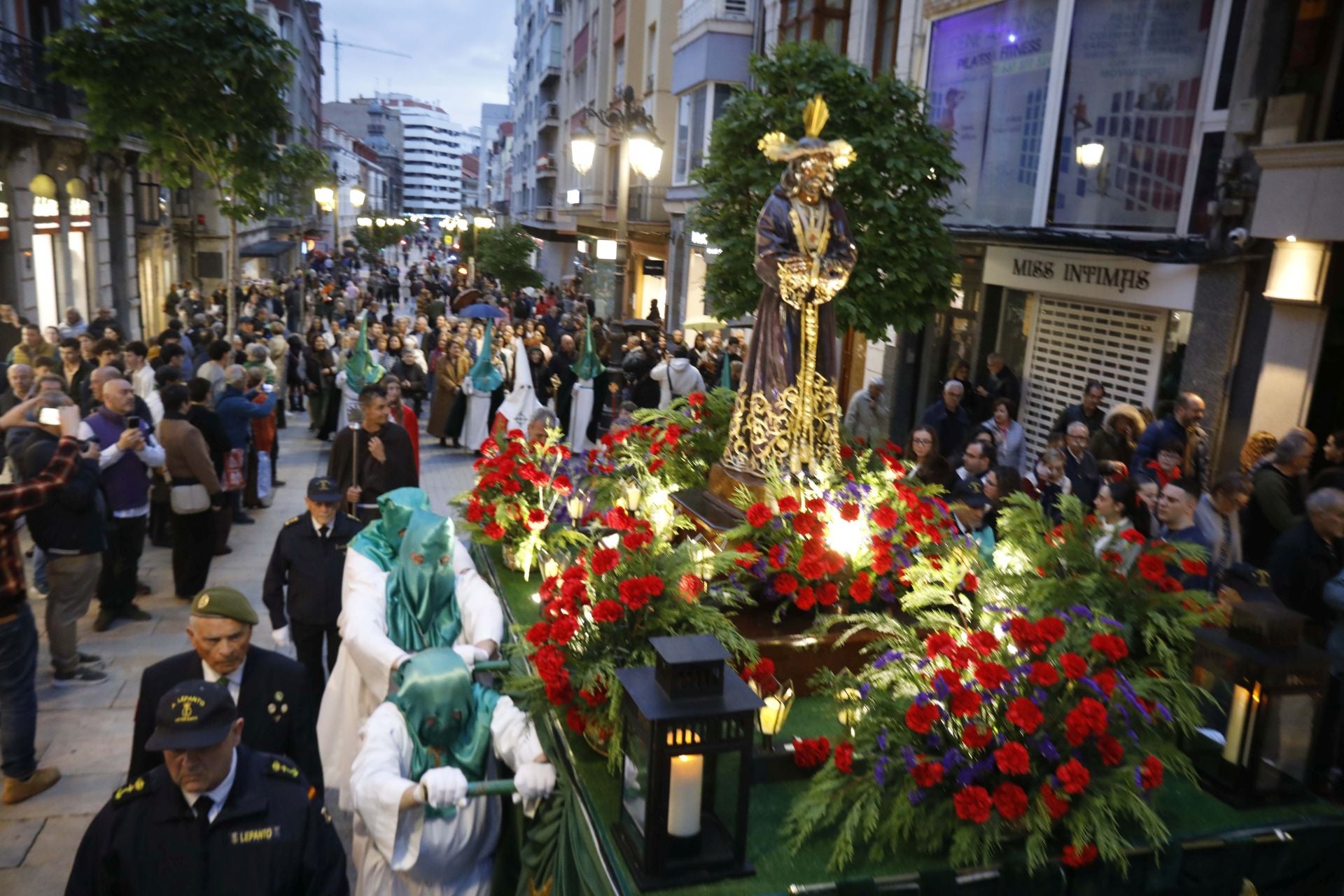 Procesión de Jesús Cautivo de Avilés