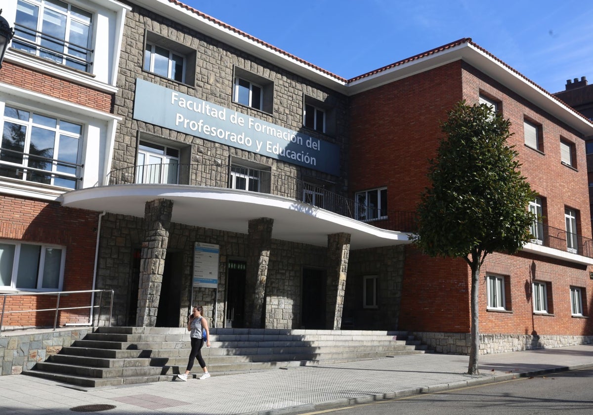 Piden seis meses de cárcel para el joven que se coló en una Facultad de Oviedo y manoseó a unas alumnas