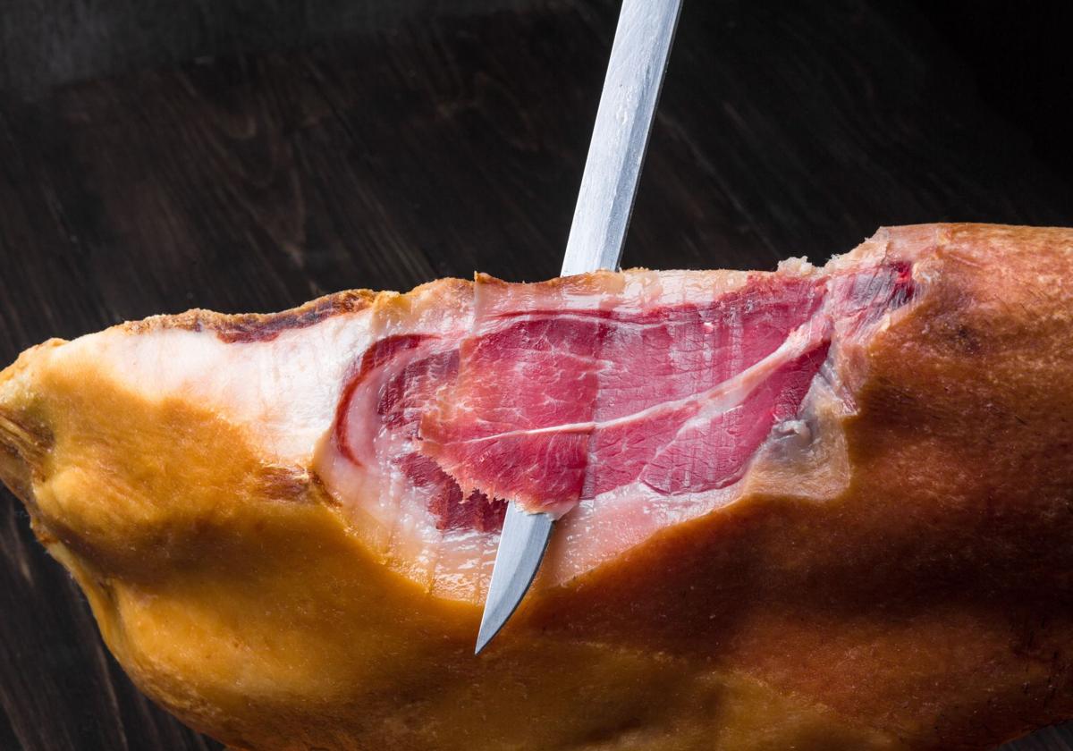 Prohibido viajar con jamón en la maleta: los productos de la UE que veta Reino Unido