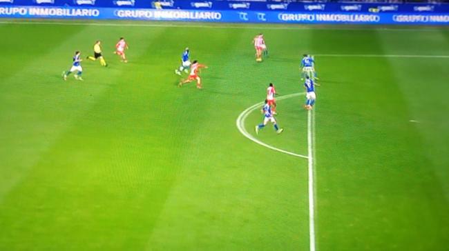Imagen después - Dubasin-Gelabert, el golazo de Elda como el de Oviedo