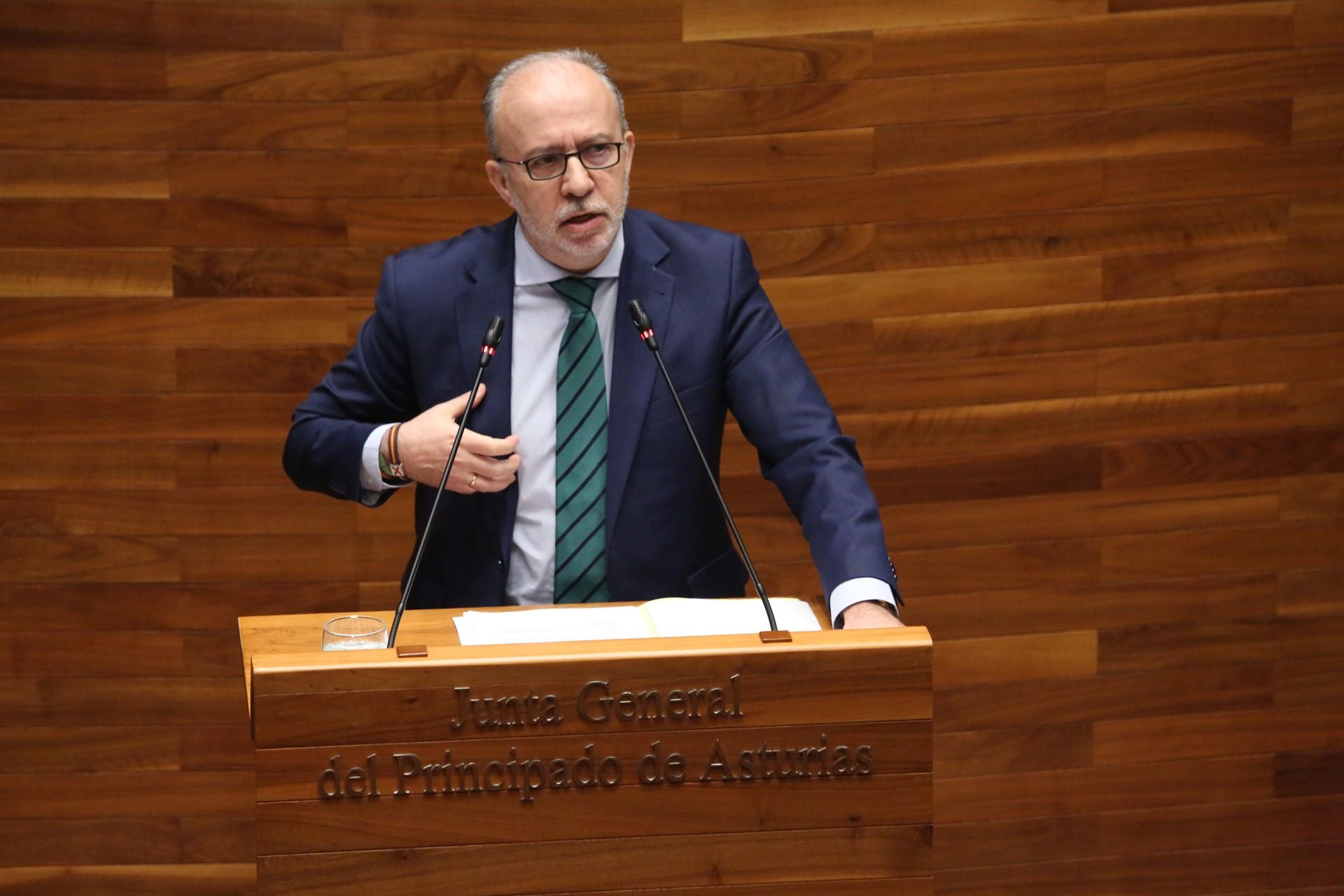 Las imágenes del Pleno que acabó con la dimisión de Belarmina Díaz