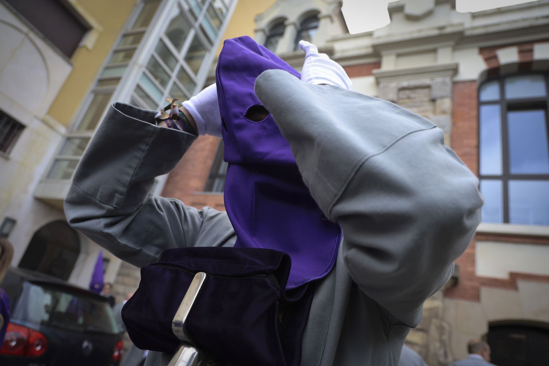 La lluvia obliga a cancelar la procesión del Silencio en Gijón