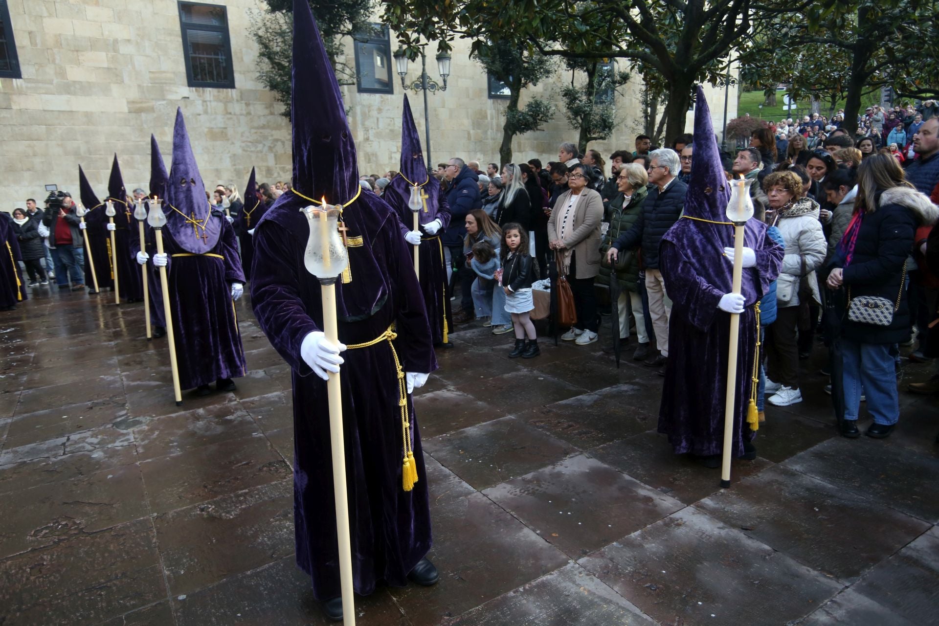 Procesión de la Hermandad y Cofradía de Nuestro Padre Jesús Nazareno de Oviedo