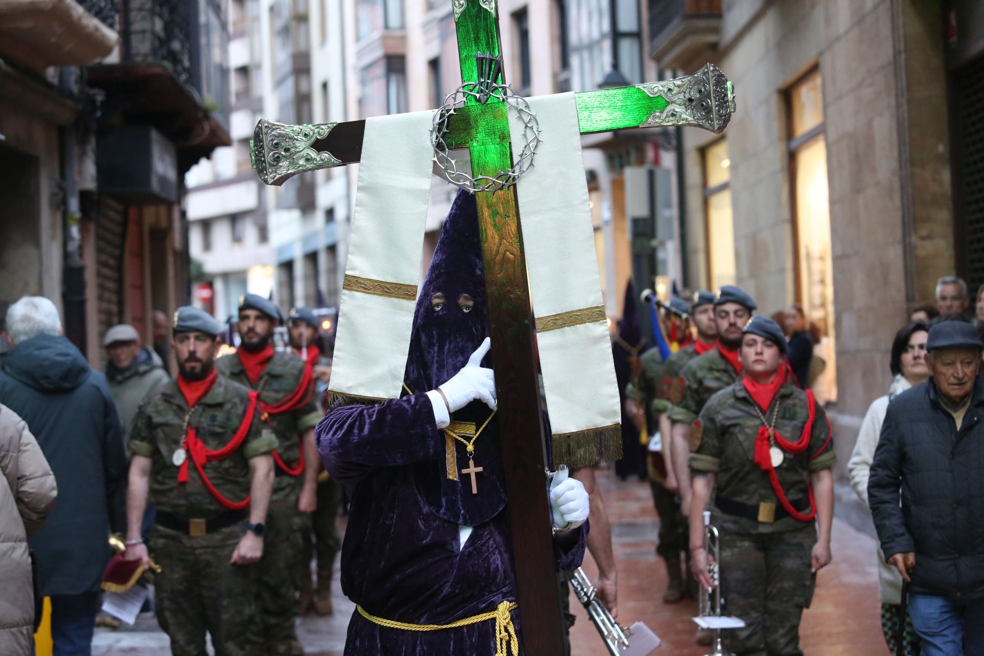 Procesión de la Hermandad y Cofradía de Nuestro Padre Jesús Nazareno de Oviedo