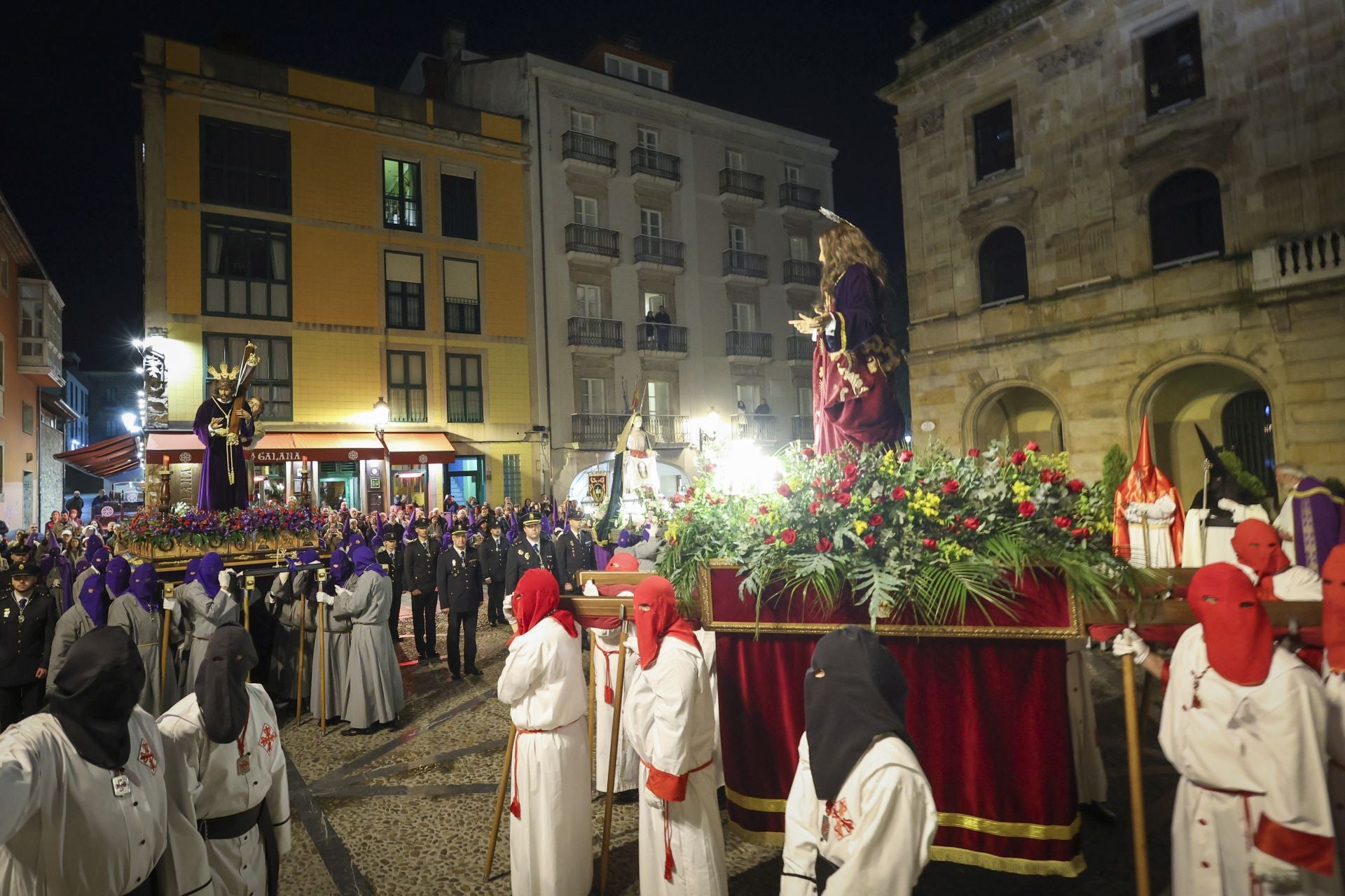 El Encuentro Camino del Calvario recorre Gijón