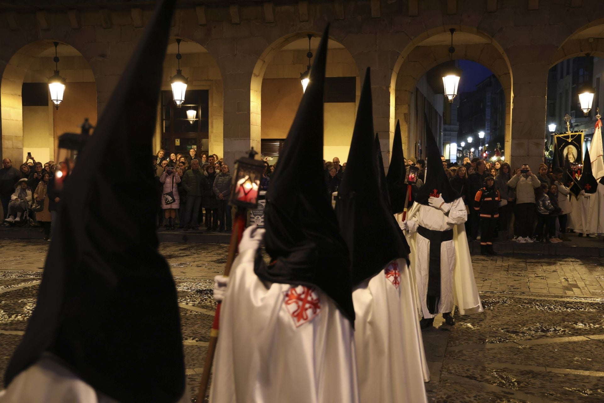 El Encuentro Camino del Calvario recorre Gijón