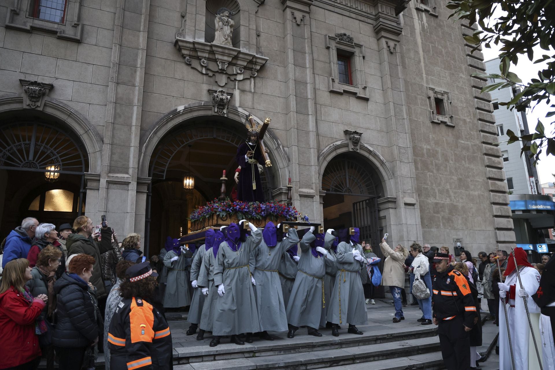 El Encuentro Camino del Calvario recorre Gijón