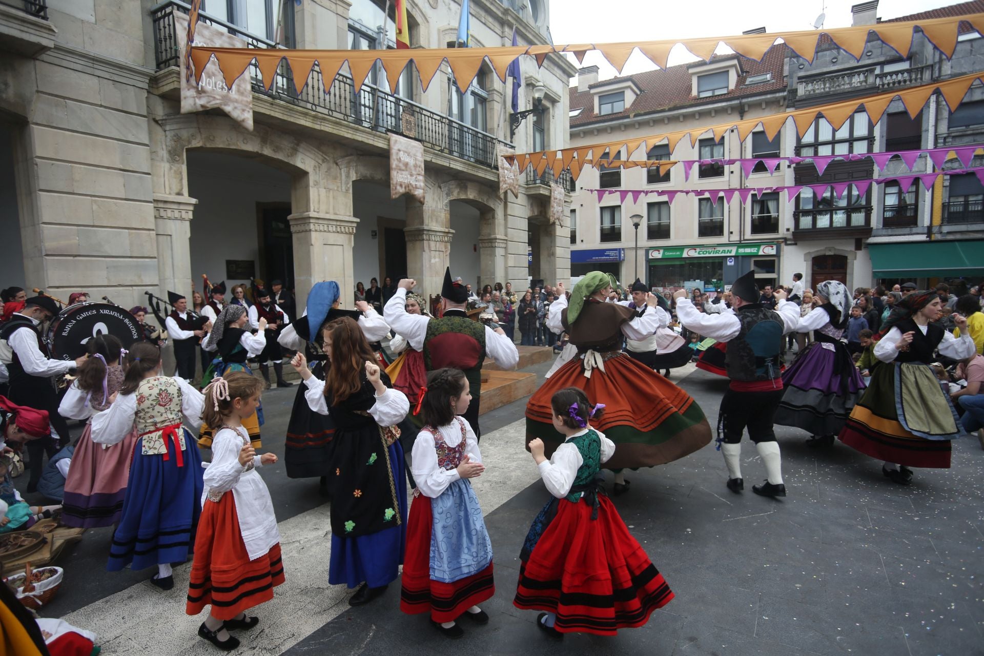 Los Güevos Pintos regresan a Pola de Siero