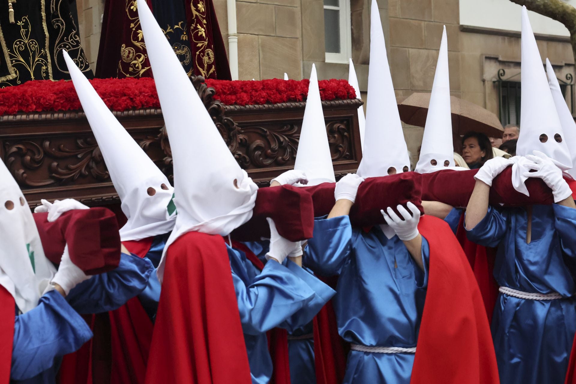 Avilés procesiona por Semana Santa