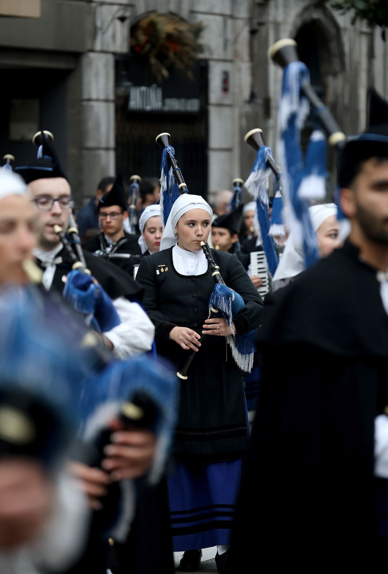 Jesús Cautivo recorre las calles de Oviedo