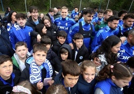Los oviedistas más jóvenes, volcados con su equipo