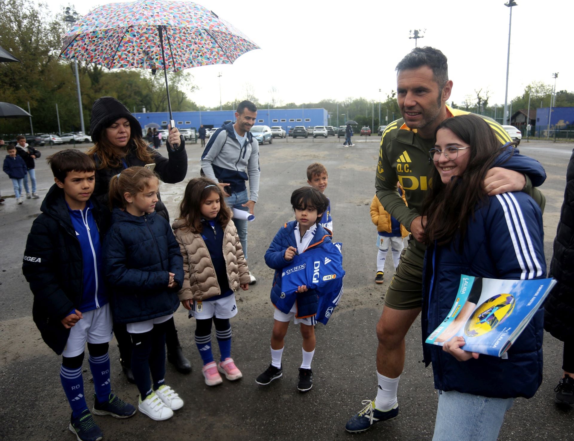 Los oviedistas más jóvenes, volcados con su equipo