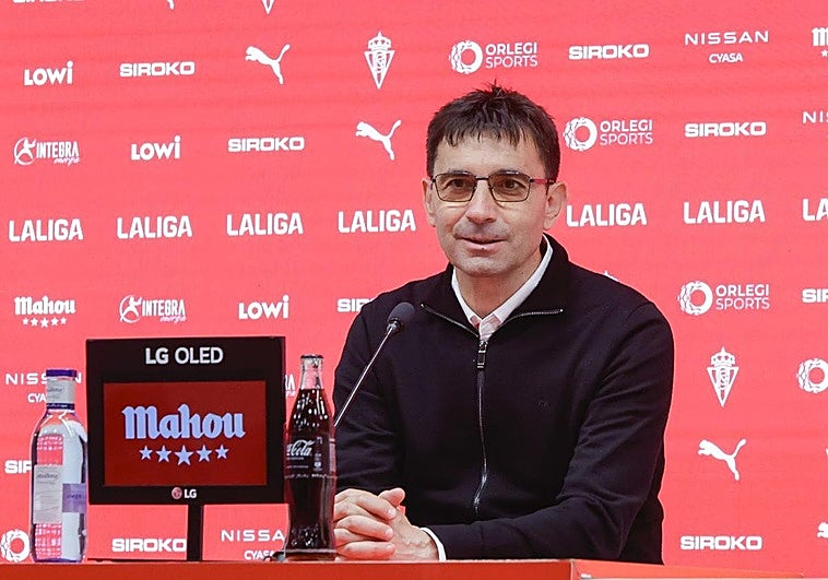 Asier Garitano bromea sobre la victoria del Sporting en El Molinón: «Es la primera vez que saco un resultado positivo de aquí»