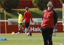 Asier Garitano, durante la sesión de entrenamiento vespertina del jueves.