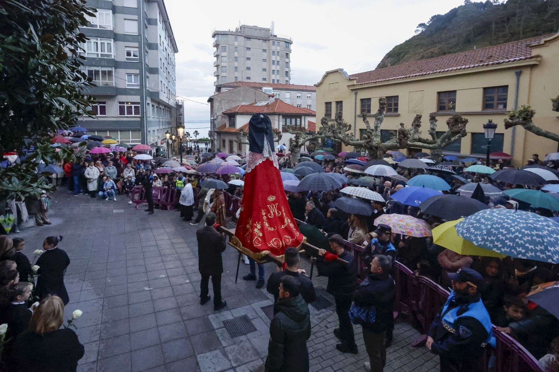 Procesión de la Virgen del Rosario en Candás