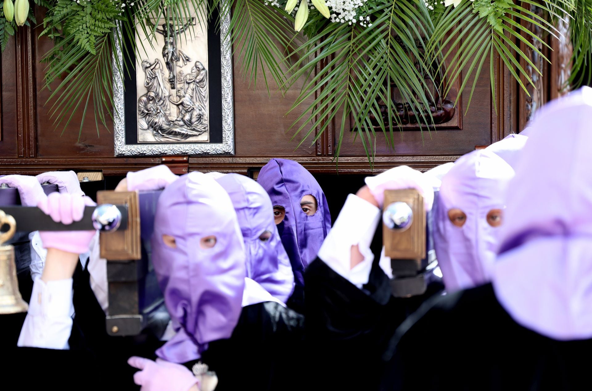 Fotos: La procesión de la Soledad en Oviedo