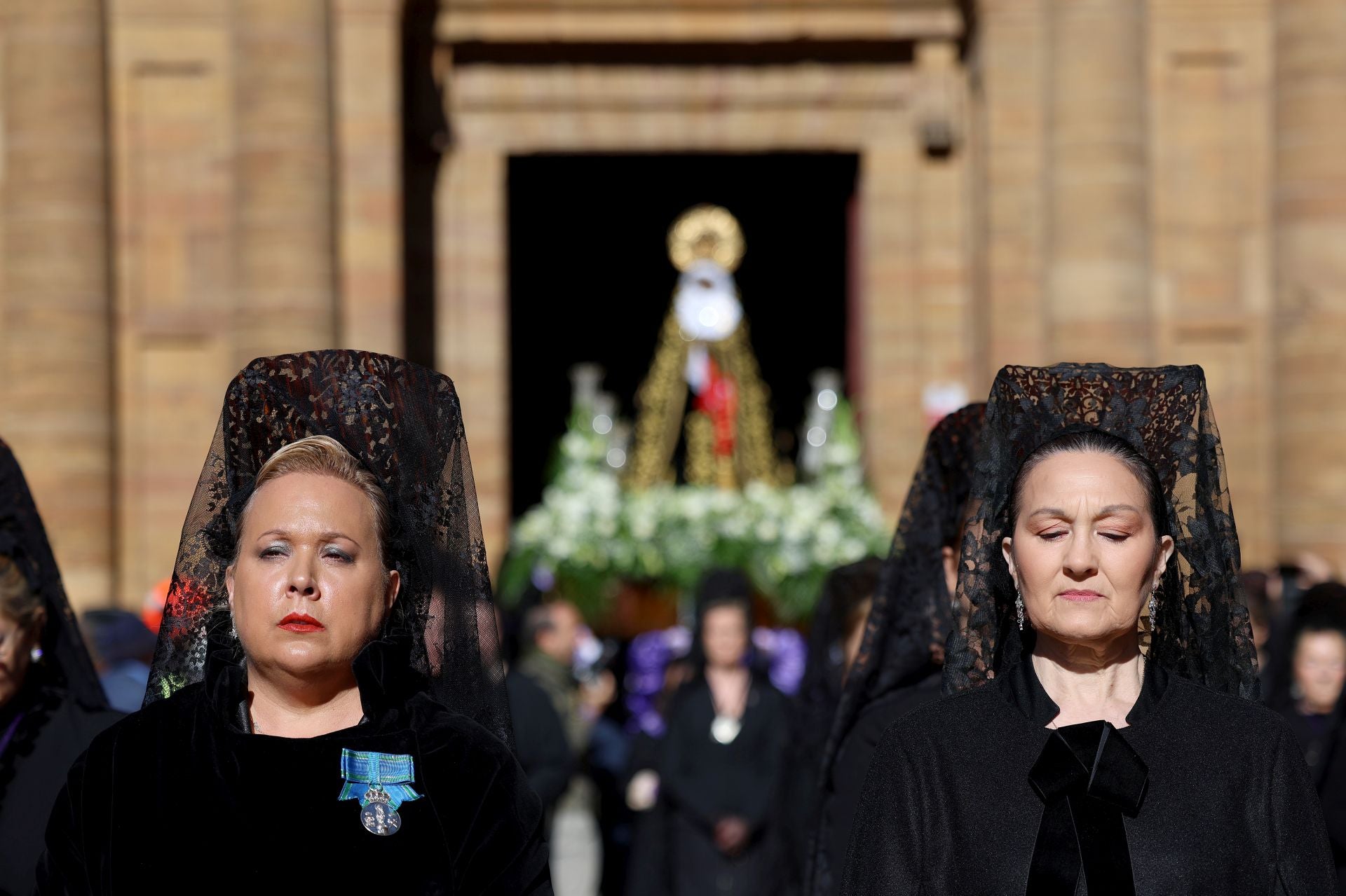Fotos: La procesión de la Soledad en Oviedo