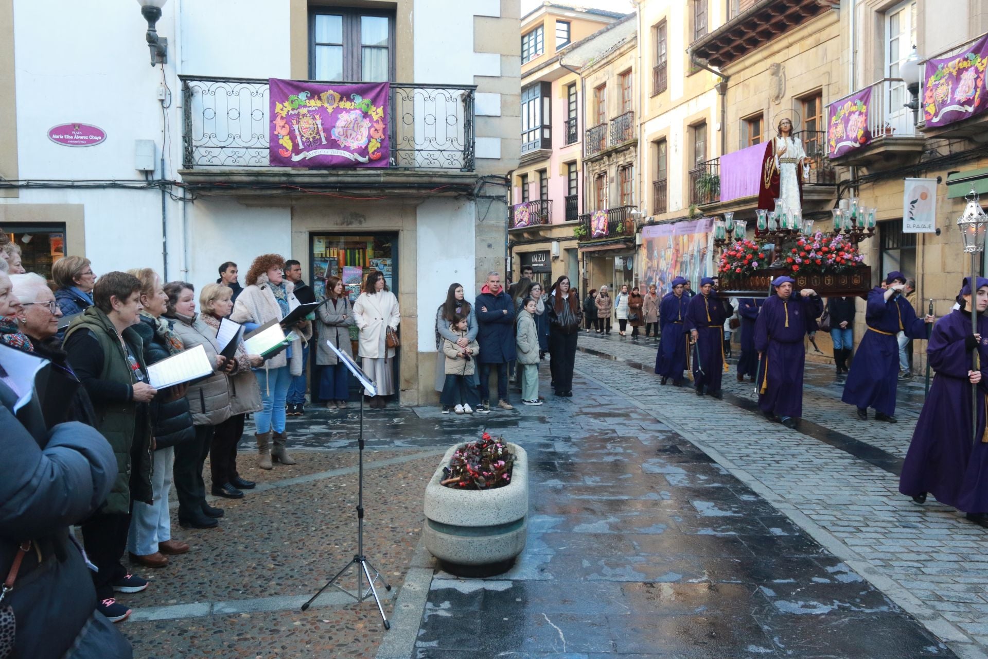 Así vivió Villaviciosa la procesión de la Soledad
