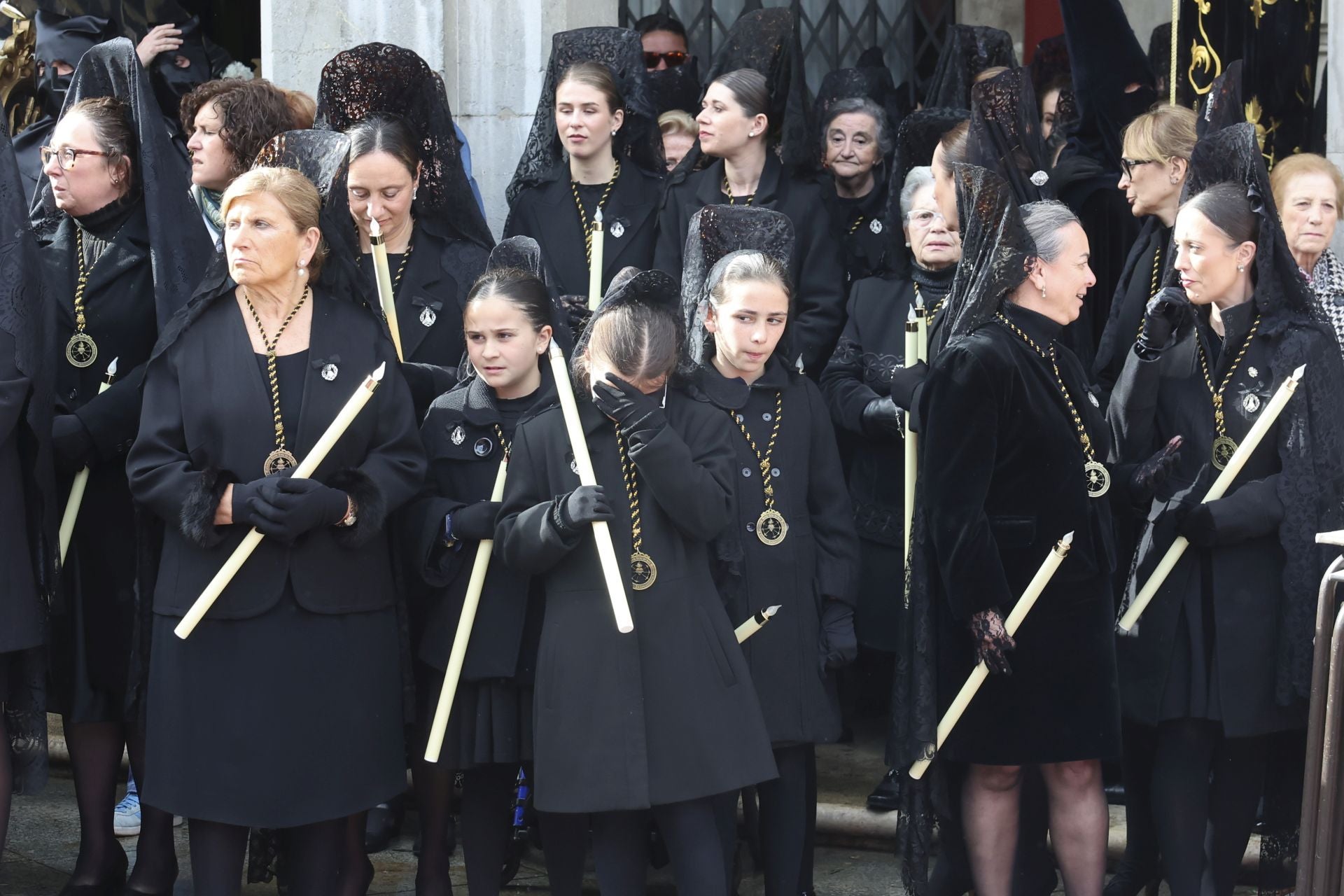Las mejores imágenes de la procesión del Santo Entierro en Avilés