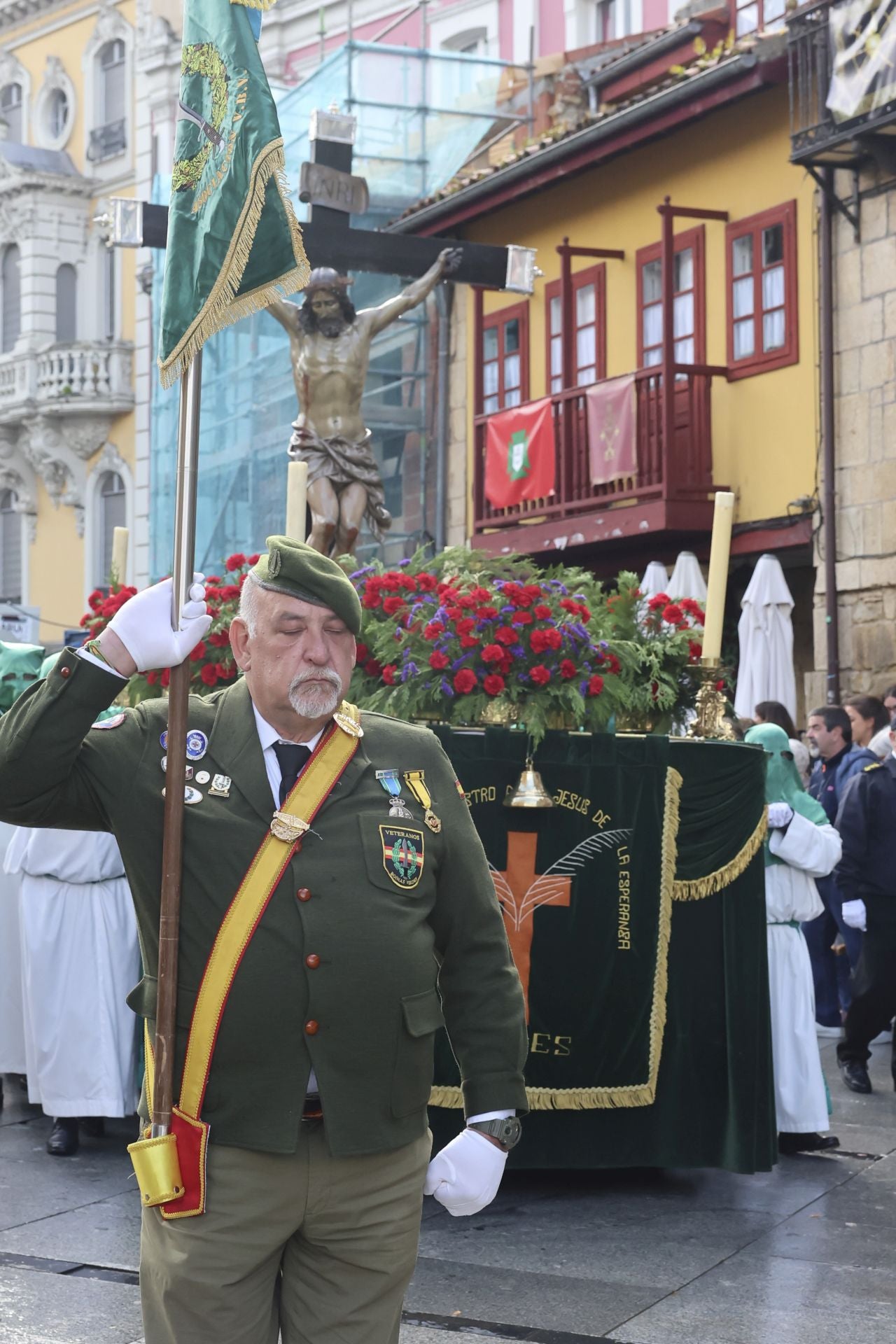 Las mejores imágenes de la procesión del Santo Entierro en Avilés