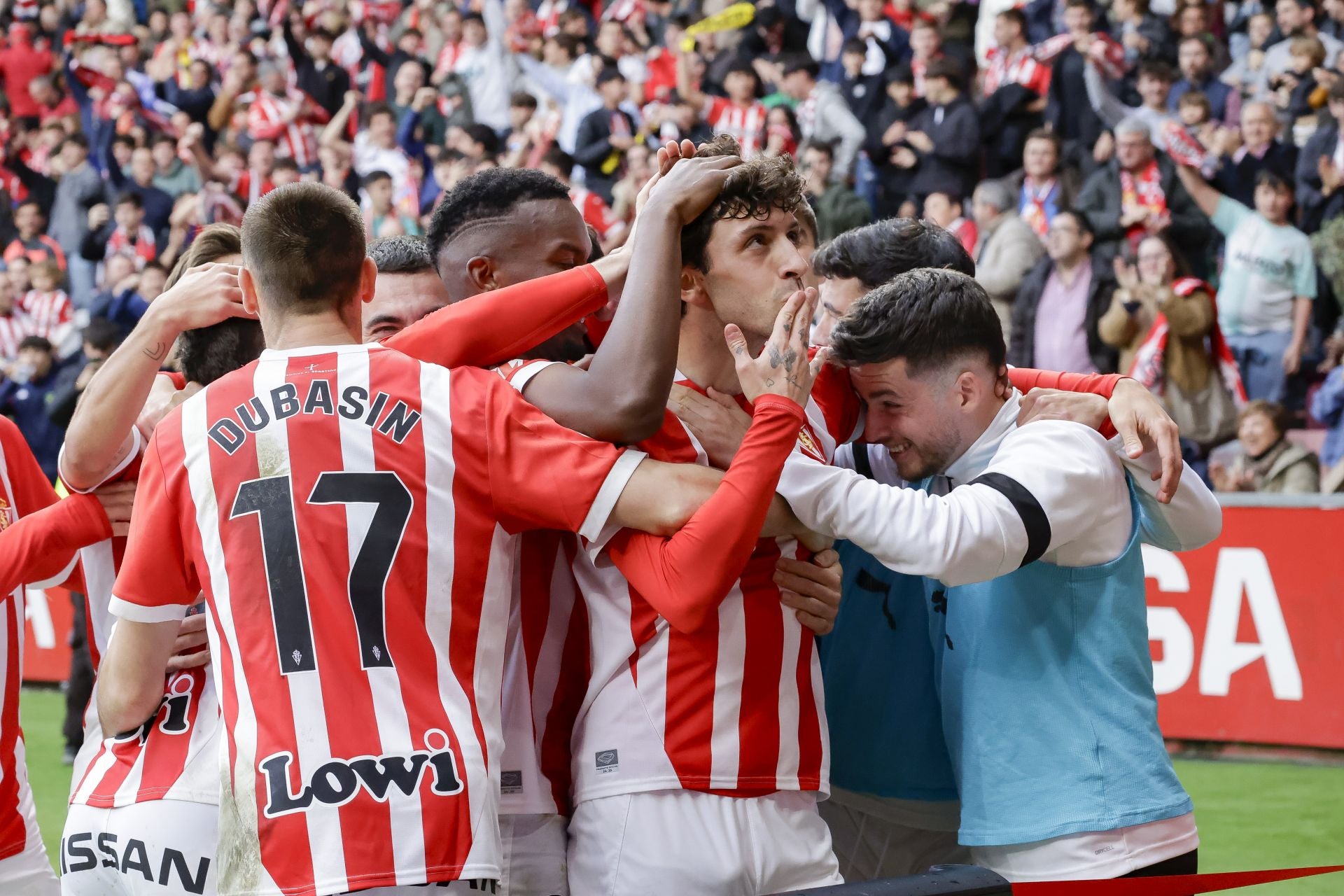 Las mejores imágenes del Sporting - Mirandés en El Molinón