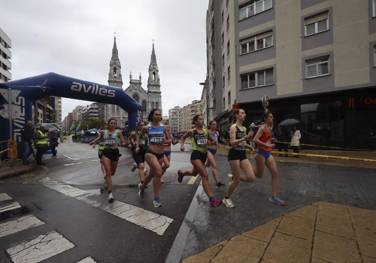 La Milla Urbana de Avilés vence a la lluvia