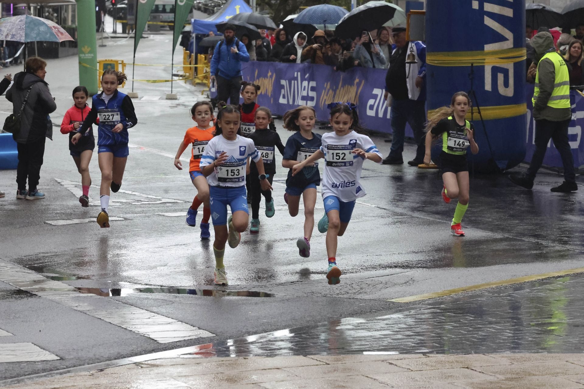 La Milla Urbana de Avilés vence a la lluvia
