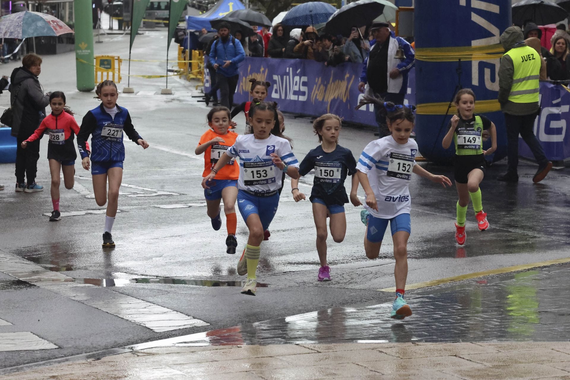 La Milla Urbana de Avilés vence a la lluvia