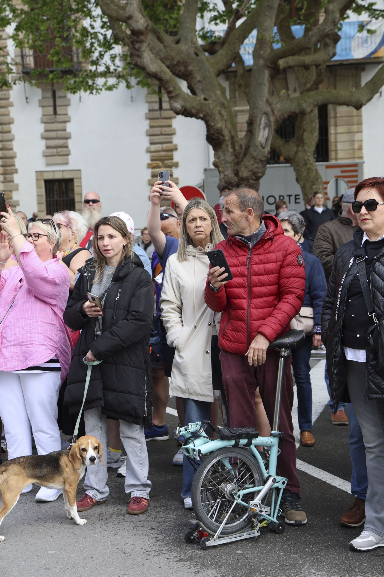 La Virgen y Jesús se encuentran frente al Cantábrico en Gijón