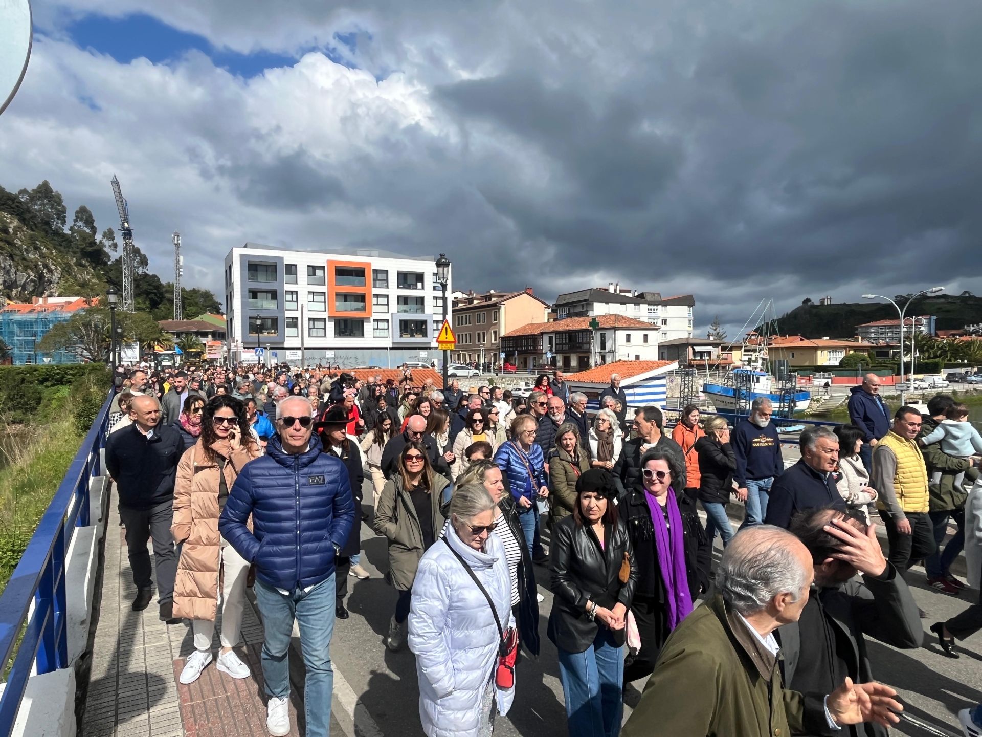 Clamor en Ribadesella contra el cierre de su puente