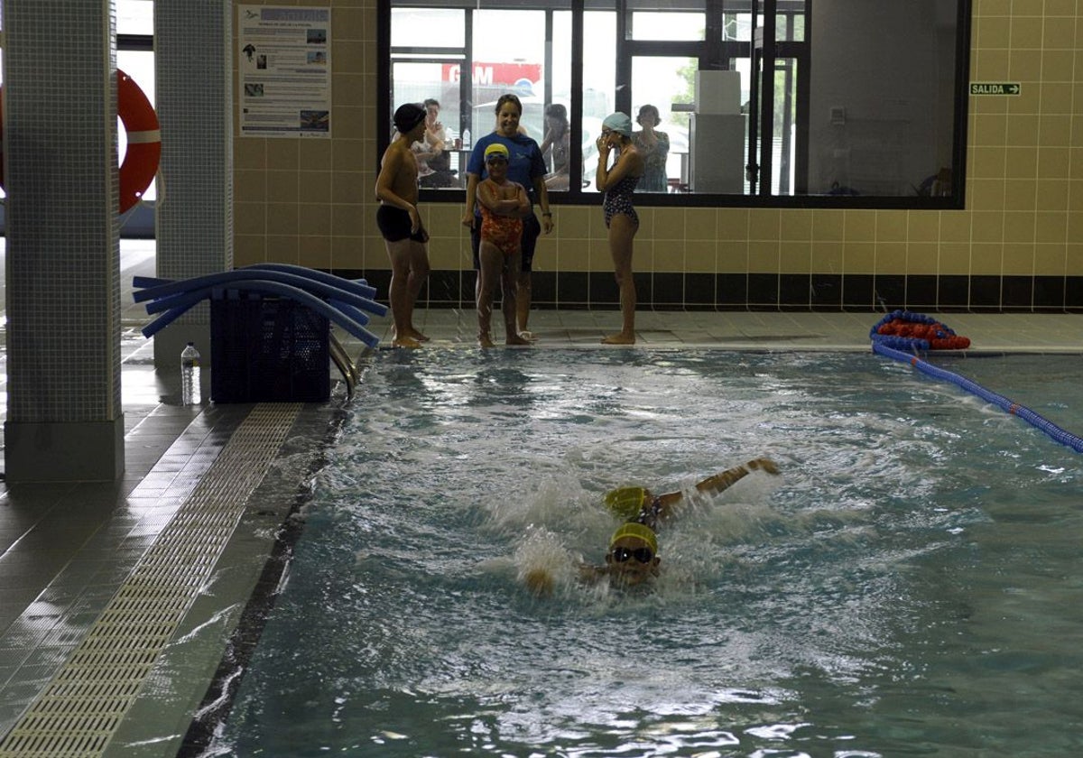 Piscinas del centro deportivo Santi Cazorla.