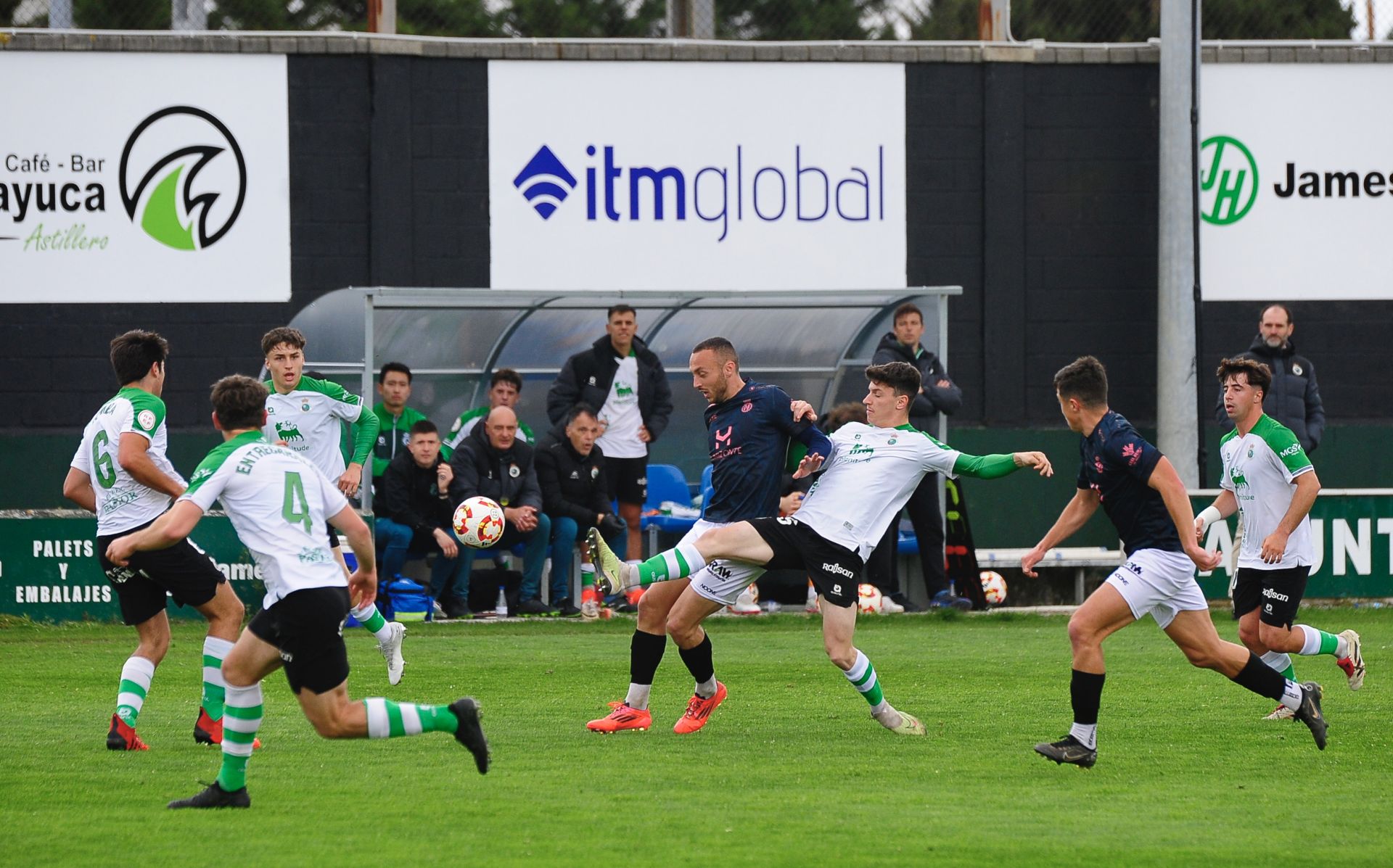 Rayo Cantabria 4 - 1 Real Avilés, en imágenes