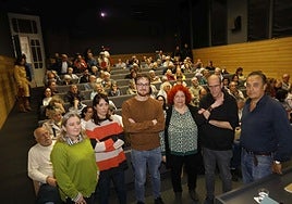 Natalia Iglesias, Alba García, Guillermo López-Arranz, Ana Carpintero, Roberto Porras y Javier Domingo, este martes, en el salón de actos de la Escuela de Comercio.