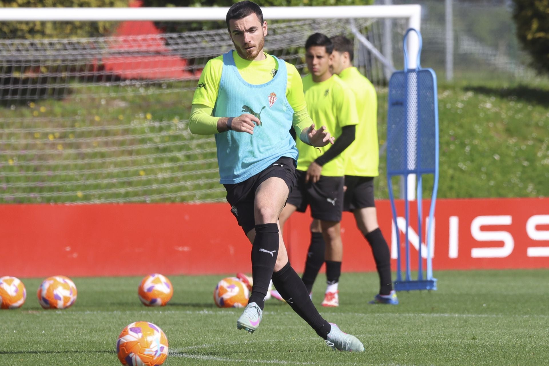 Entrenamiento del Sporting de Gijón en Mareo: próxima parada a Cádiz