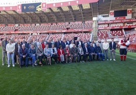 El Sporting de Gijón entrega sus insignias de oro a los nuevos socios de honor