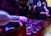 «Indignación» ante la oferta de un pub de Oviedo: descargas eléctricas a cambio de chupitos