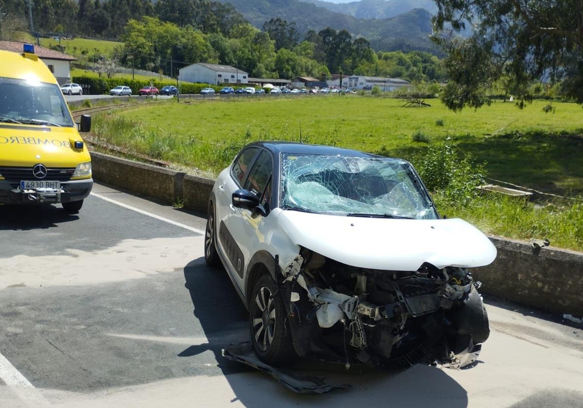 Accidente de tráfico en Ribadesella: tres heridos en un choque entre dos vehículos en la N-632