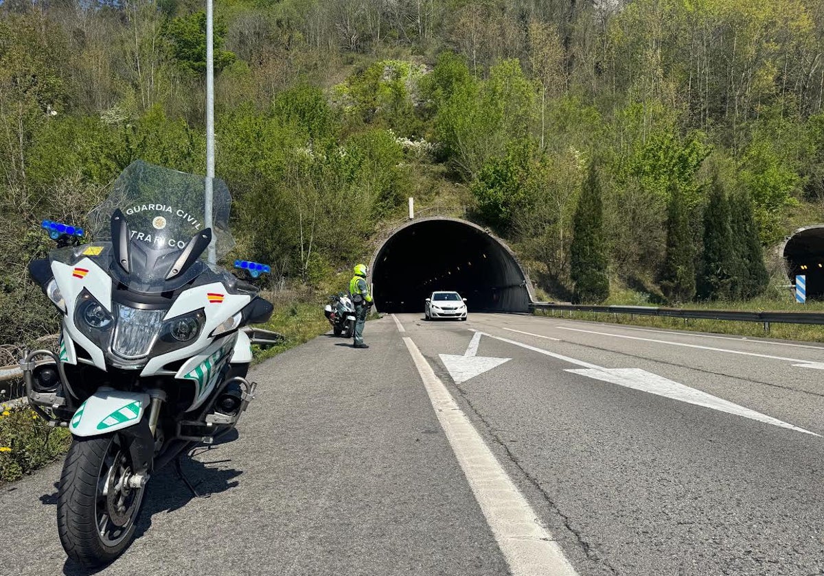 A 200 por hora por los túneles del Padrún cuando debían ir a 90: así circulaban dos conductores