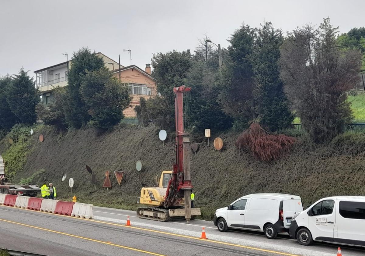 Empiezan las obras para instalar los paneles antirruido en el barrio de Llaranes, en Avilés