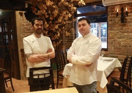 El cocinero Rubén Agudo y el dueño, Pablo Castelao.