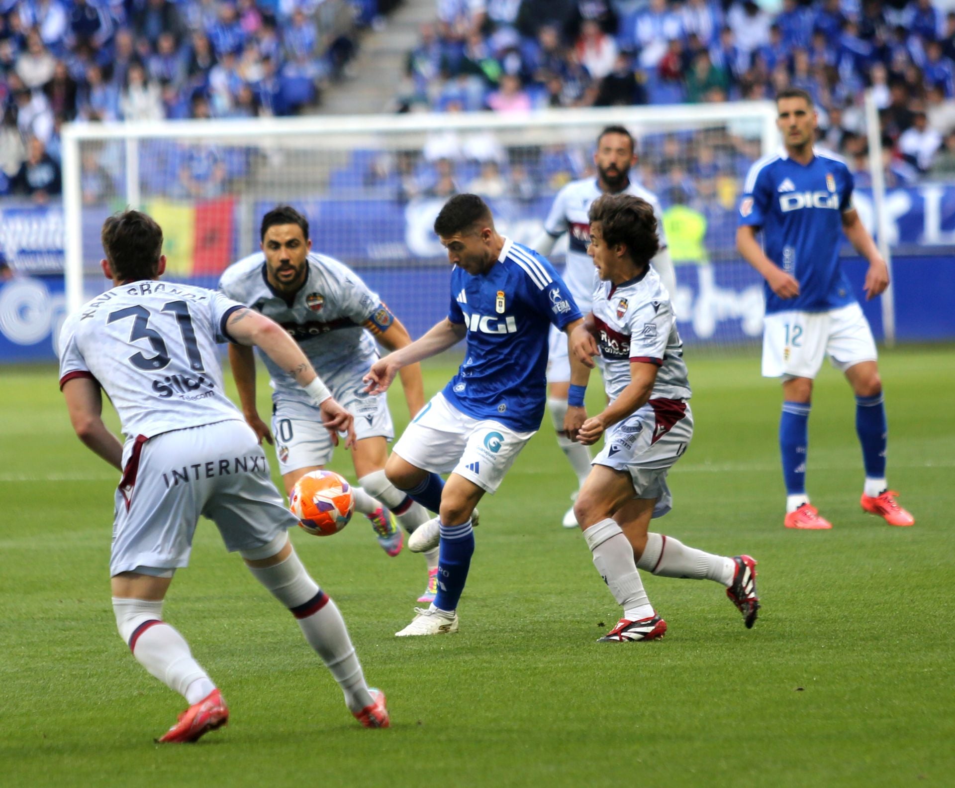 Las mejores imágenes del Real Oviedo - Levante