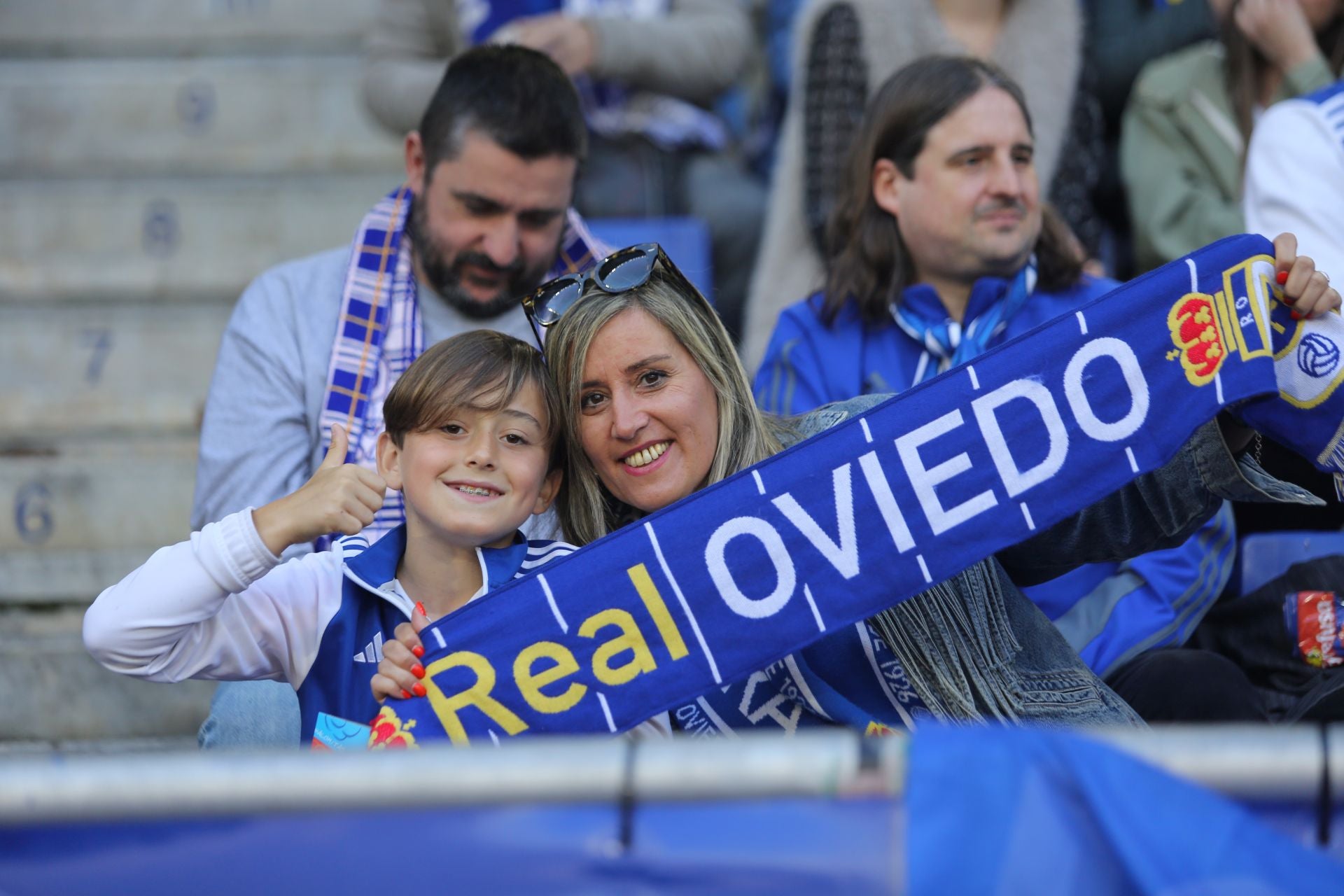 ¿Estuviste en el Real Oviedo - Levante? ¡Búscate en las fotos!